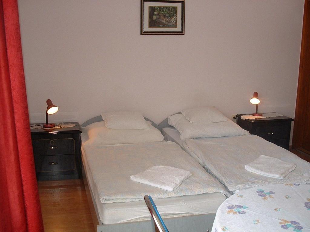 Apartmanhaz Cedrus 8 Zalakaros Bilik gambar