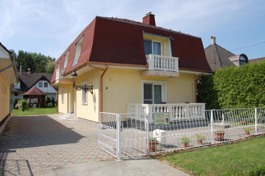 Apartmanhaz Cedrus 8 Zalakaros Bilik gambar