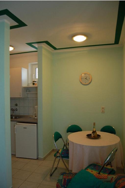 Apartmanhaz Cedrus 8 Zalakaros Bilik gambar